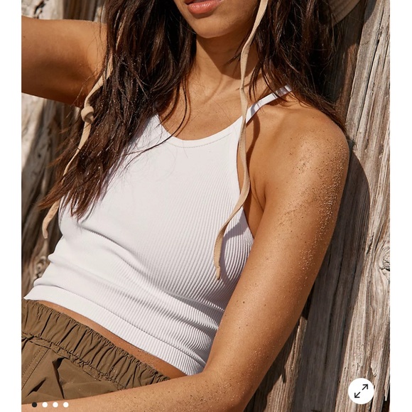 Happiness Runs Long Crop Tank in Pink. Never worn. Don’t sell online anymore. - Picture 4 of 4